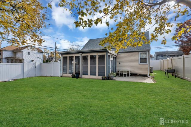 20 Burnet Street, Avenel, NJ 07001