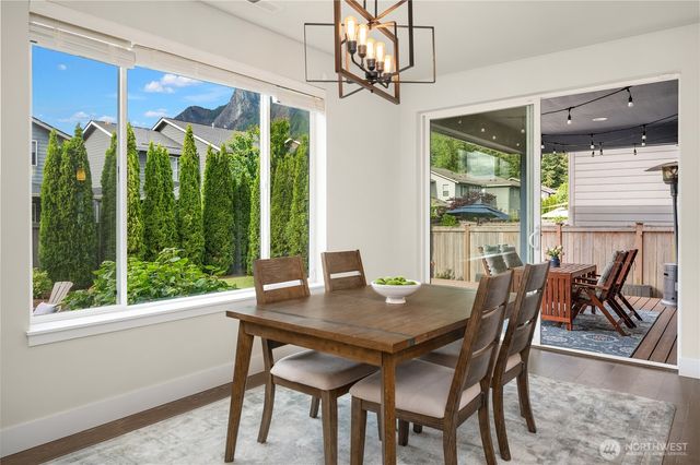 336 Zemp Way NE, North Bend, WA 98045