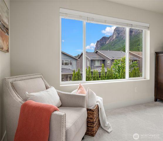 336 Zemp Way NE, North Bend, WA 98045