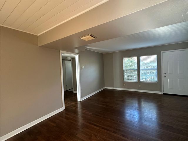 5216 McCarty W 3, Austin, TX 78749