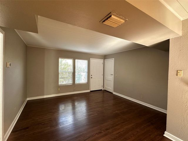 5216 McCarty W 3, Austin, TX 78749