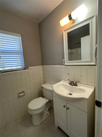 5216 McCarty W 3, Austin, TX 78749