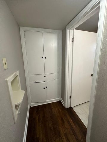 5216 McCarty W 3, Austin, TX 78749