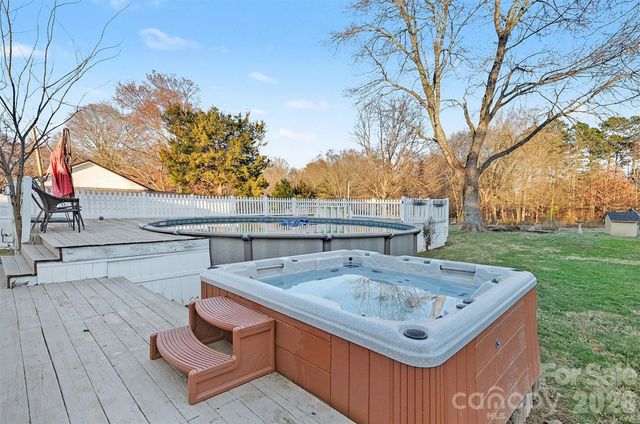 402 Shinnville Road, Mooresville, NC 28115