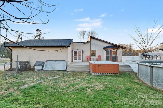 402 Shinnville Road, Mooresville, NC 28115