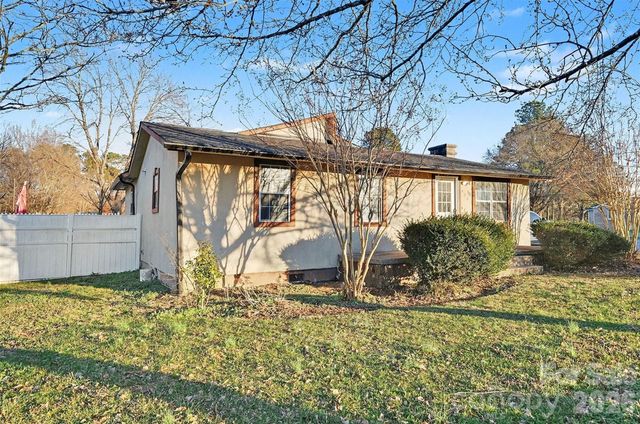 402 Shinnville Road, Mooresville, NC 28115