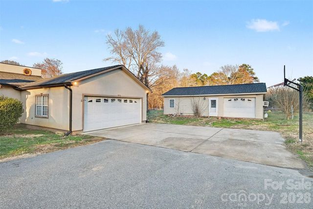 402 Shinnville Road, Mooresville, NC 28115