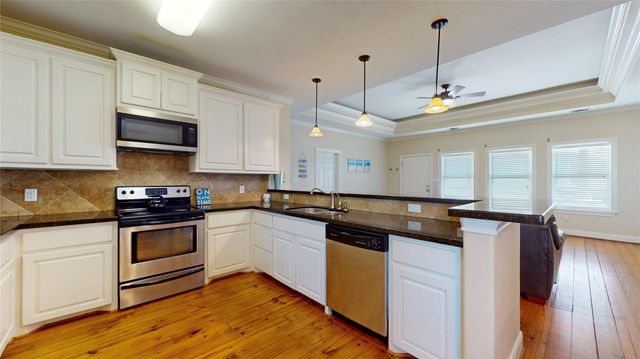 906 Helen Boulevard, Crystal Beach, TX 77650