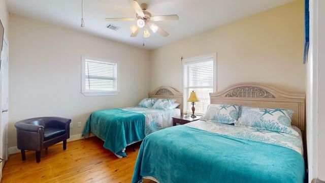 906 Helen Boulevard, Crystal Beach, TX 77650