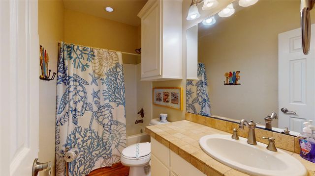 906 Helen Boulevard, Crystal Beach, TX 77650