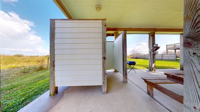 906 Helen Boulevard, Crystal Beach, TX 77650