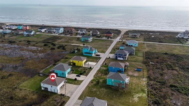 906 Helen Boulevard, Crystal Beach, TX 77650