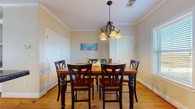 906 Helen Boulevard, Crystal Beach, TX 77650