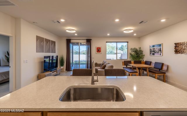 5643 S Black Mountain Way, Tucson, AZ 85757