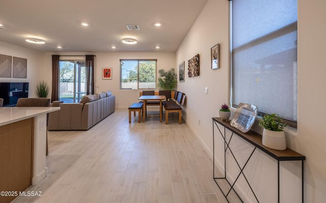 5643 S Black Mountain Way, Tucson, AZ 85757