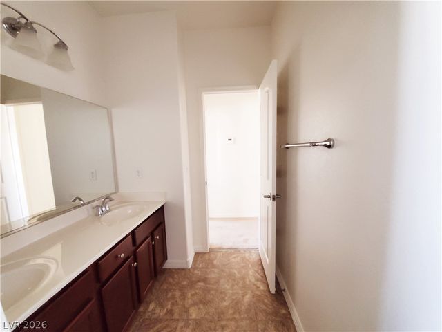 5577 Chiflo Song Drive, Las Vegas, NV 89113