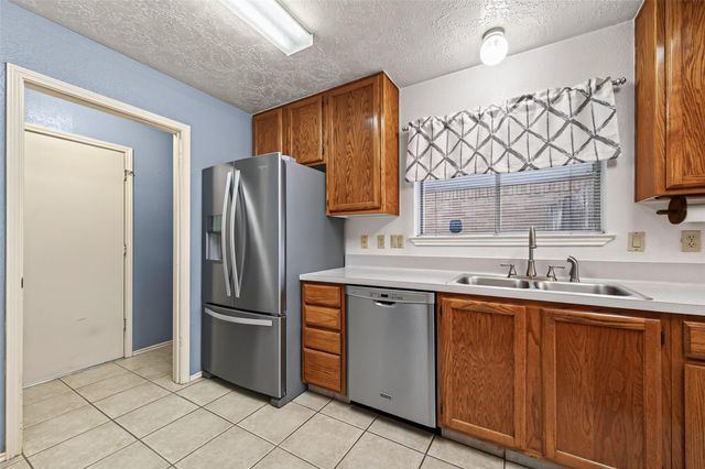 7522 Flair Oaks Drive, Houston, TX 77040