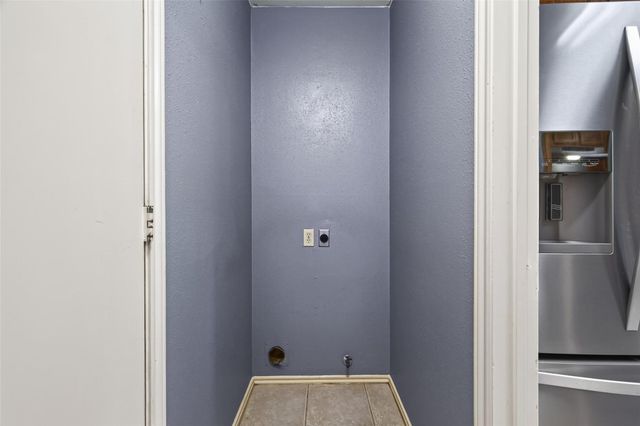 7522 Flair Oaks Drive, Houston, TX 77040