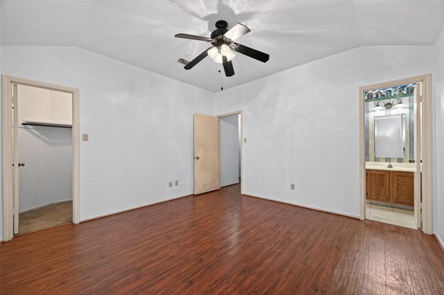 7522 Flair Oaks Drive, Houston, TX 77040