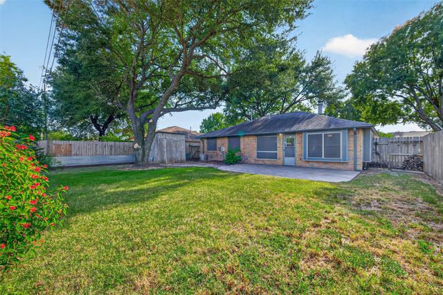 7522 Flair Oaks Drive, Houston, TX 77040