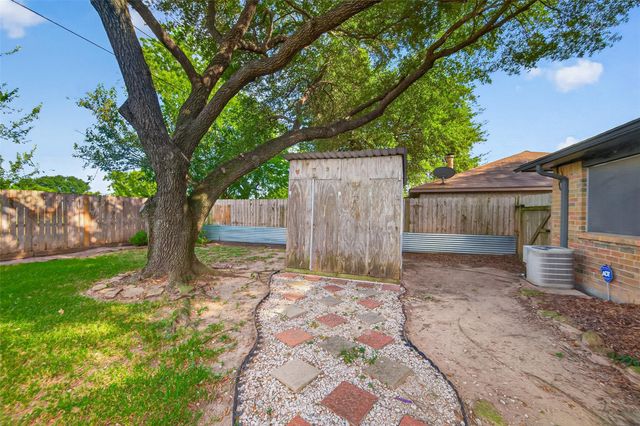 7522 Flair Oaks Drive, Houston, TX 77040