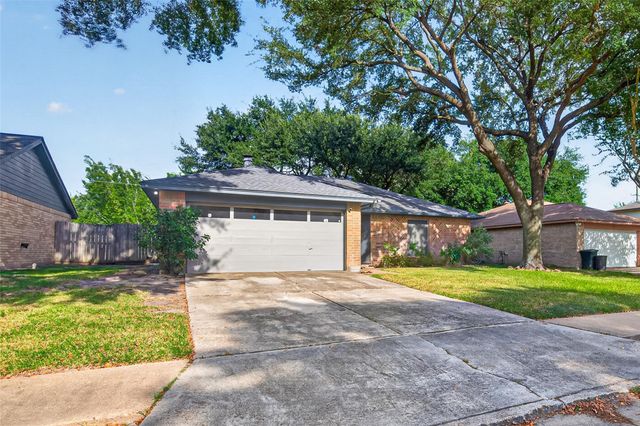 7522 Flair Oaks Drive, Houston, TX 77040