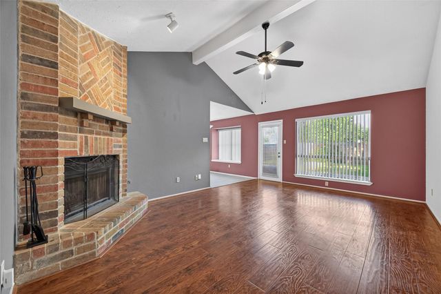 7522 Flair Oaks Drive, Houston, TX 77040