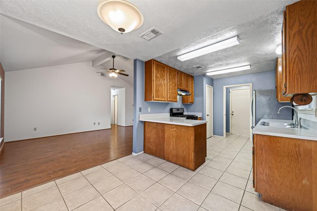 7522 Flair Oaks Drive, Houston, TX 77040