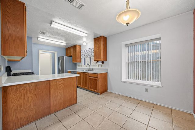 7522 Flair Oaks Drive, Houston, TX 77040