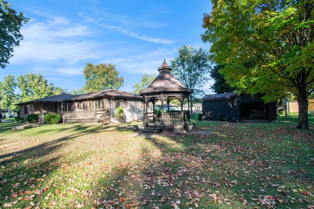 7232 W Lynwood Drive, Michigan City, IN 46360