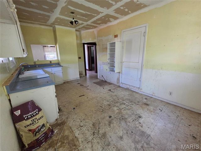 2900 W Main Street, Belleville, IL 62226