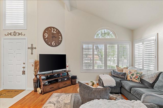 1565 Daniels St, Manteca, CA 95337