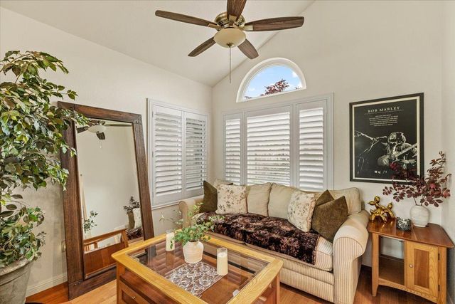 1565 Daniels St, Manteca, CA 95337