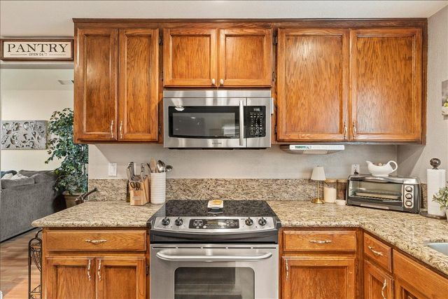 1565 Daniels St, Manteca, CA 95337