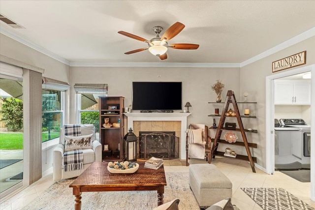 1565 Daniels St, Manteca, CA 95337