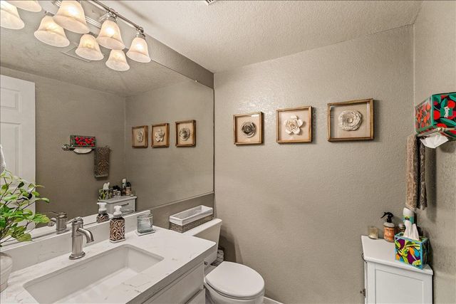 1565 Daniels St, Manteca, CA 95337