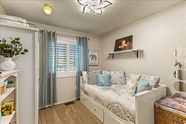 1565 Daniels St, Manteca, CA 95337