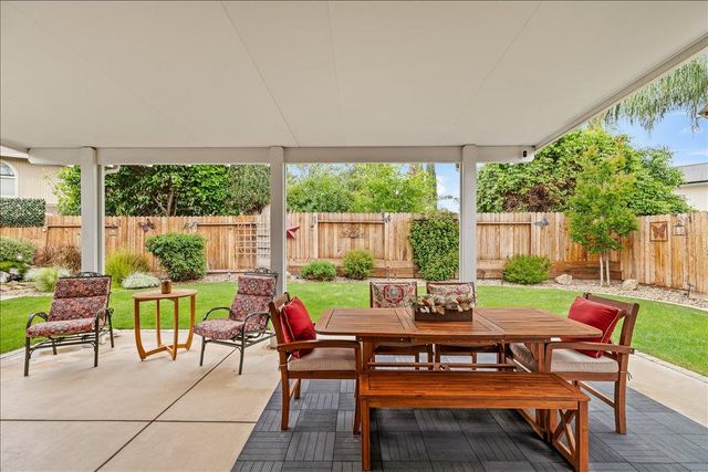 1565 Daniels St, Manteca, CA 95337