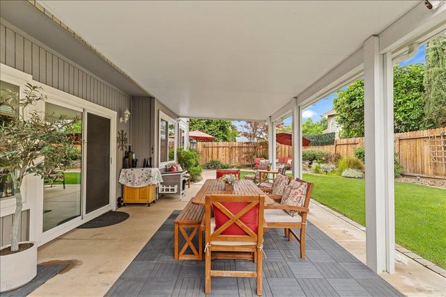 1565 Daniels St, Manteca, CA 95337