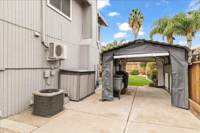 1565 Daniels St, Manteca, CA 95337