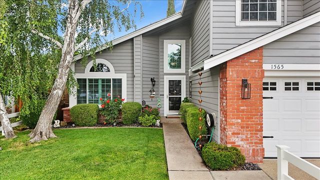 1565 Daniels St, Manteca, CA 95337