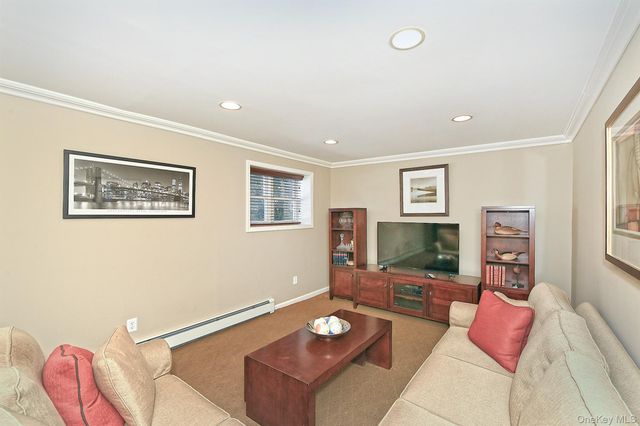 2 Montana Place, Huntington Station, NY 11746