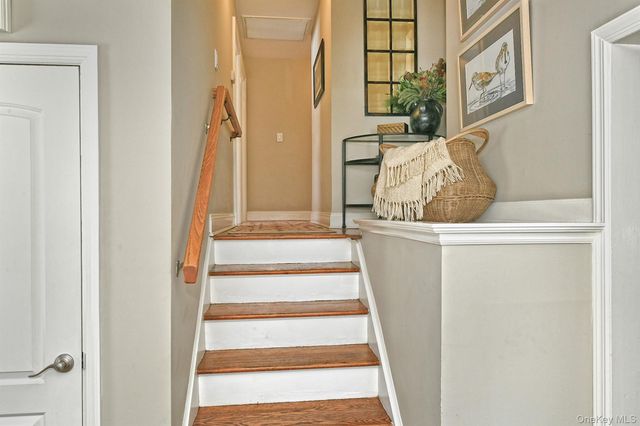 2 Montana Place, Huntington Station, NY 11746