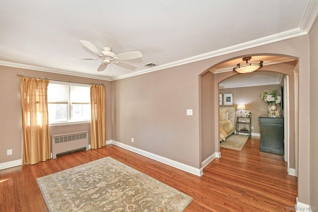 2 Montana Place, Huntington Station, NY 11746