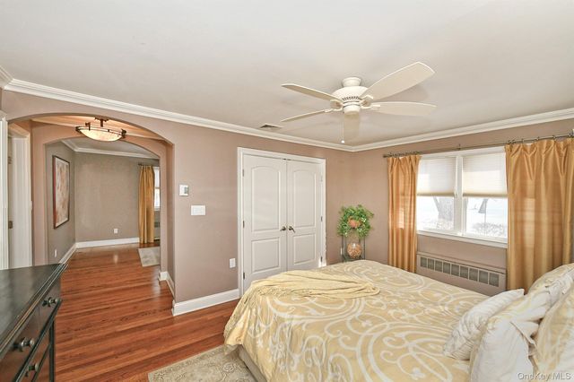 2 Montana Place, Huntington Station, NY 11746