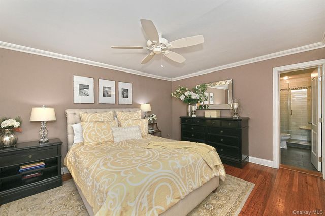 2 Montana Place, Huntington Station, NY 11746