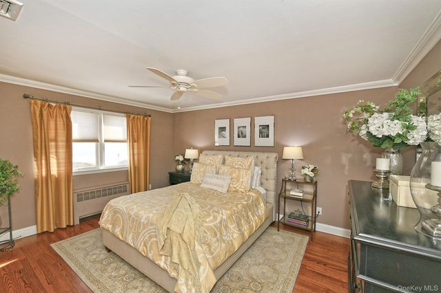 2 Montana Place, Huntington Station, NY 11746