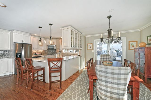 2 Montana Place, Huntington Station, NY 11746