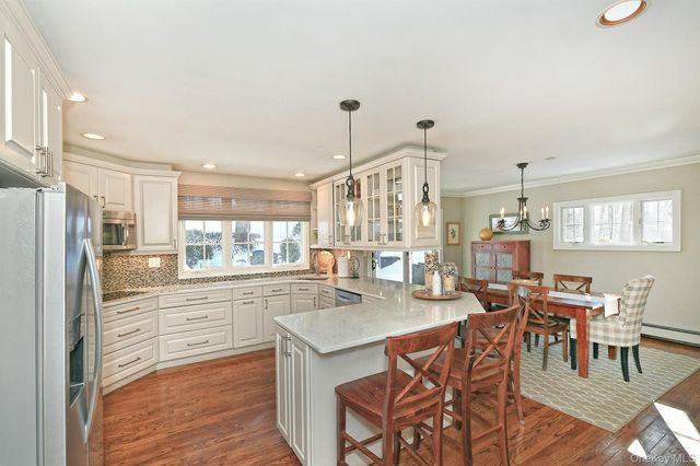 2 Montana Place, Huntington Station, NY 11746