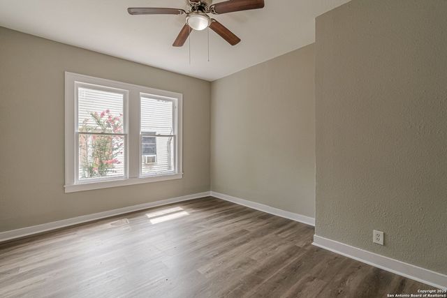 1913 Santa Anna, San Antonio, TX 78201